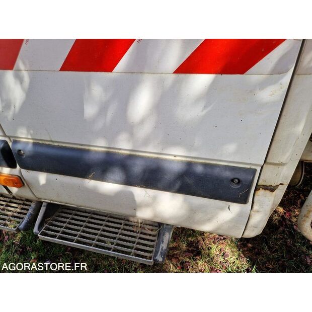 2000 Renault Mascott-42287786