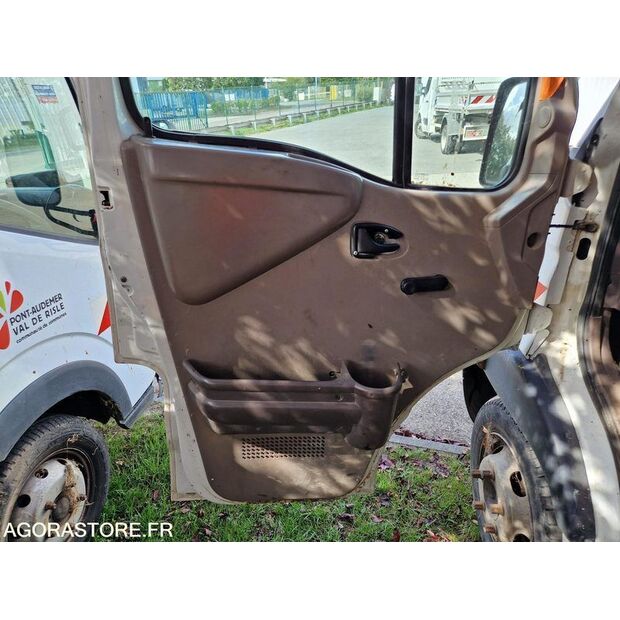 2000 Renault Mascott-42287789