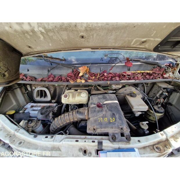 2000 Renault Mascott-42287795