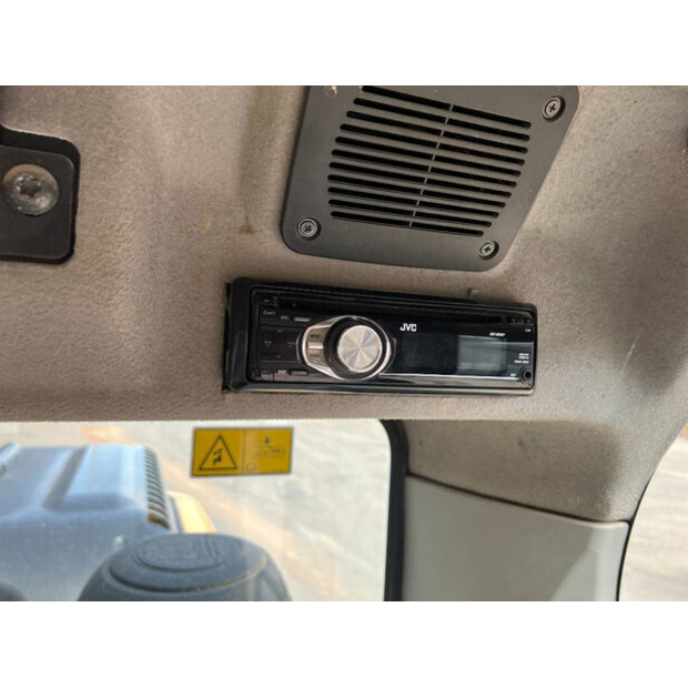 2010 كاتربيلر 323D LN-42288384