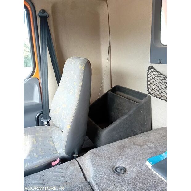 2002 Renault Kerax-42300651