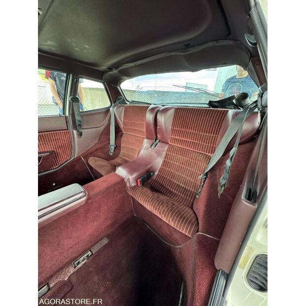 1988 PORSCHE 944-42300977