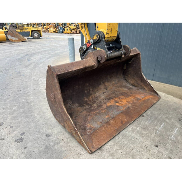 2017 Caterpillar M318F-42302004