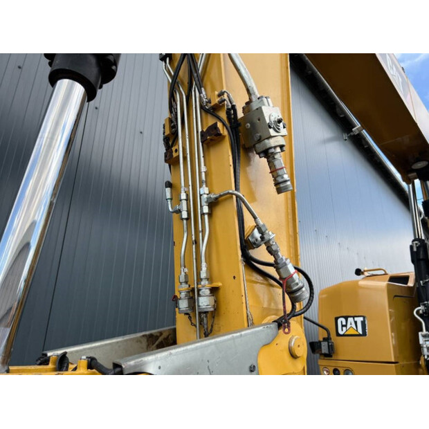 2017 Caterpillar M318F-42302007