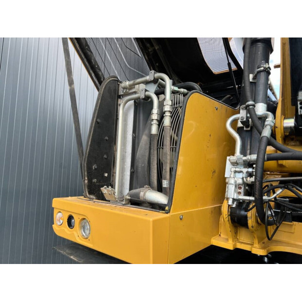 2017 Caterpillar M318F-42302022