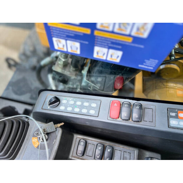 2017 Caterpillar M318F-42302043