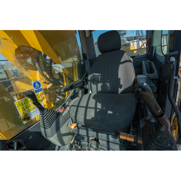 2019 Komatsu PC850-8R1-42302863