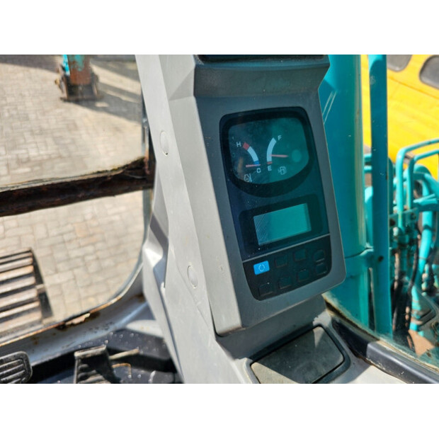 2000 كوبيلكو SK210LC-6-42302892