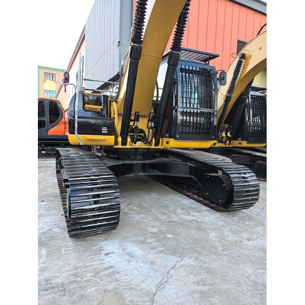 2021 Caterpillar 320D-42304212