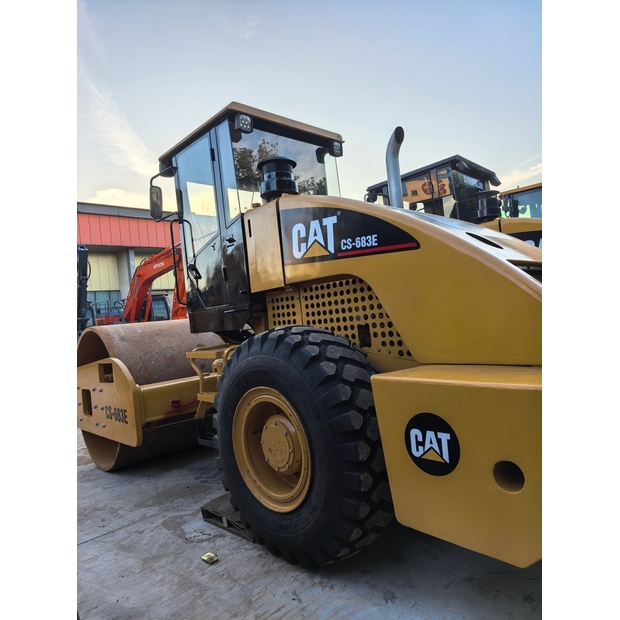 2021 Caterpillar CS683E-42304255