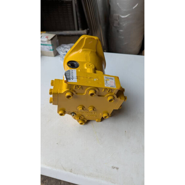 2015 Komatsu D65PX-15-42304416