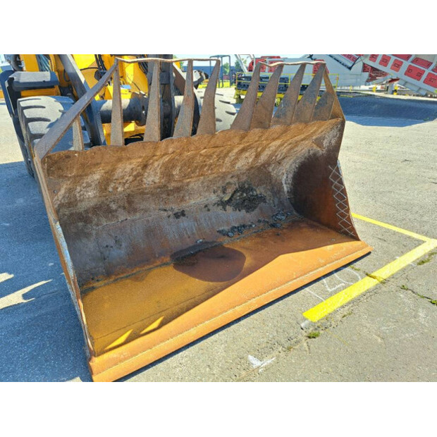 2017 JCB 427ZX-42305069