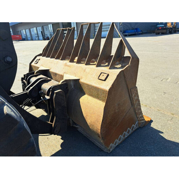 2017 JCB 427ZX-42305070