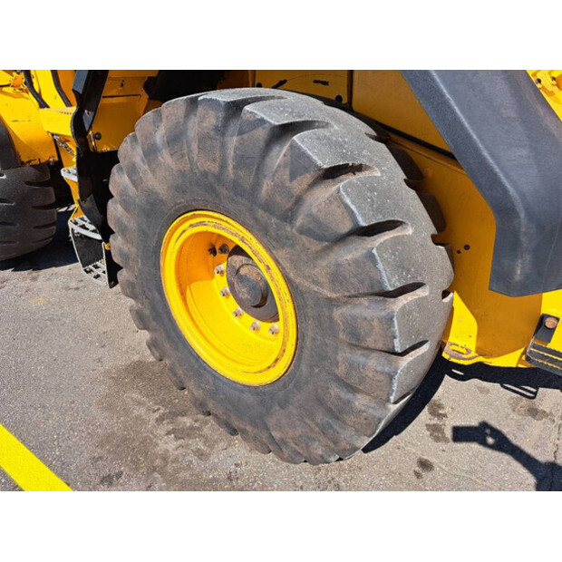 2017 JCB 427ZX-42305073
