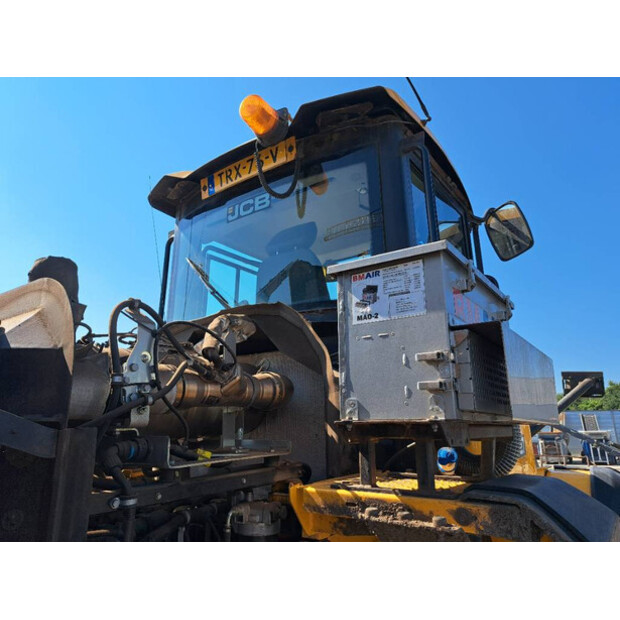 2017 JCB 427ZX-42305080