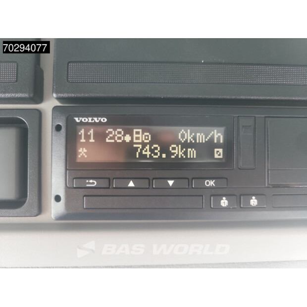 2023 فولفو FE 320-42305729