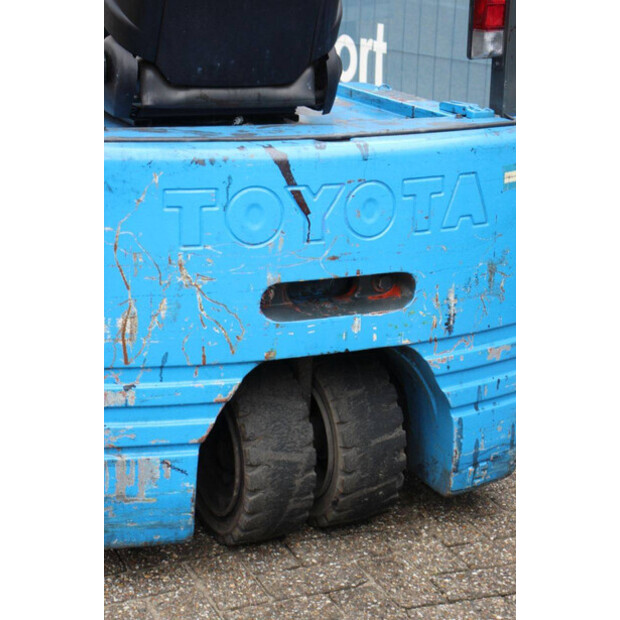 2003 Toyota 5FBE15-42320715