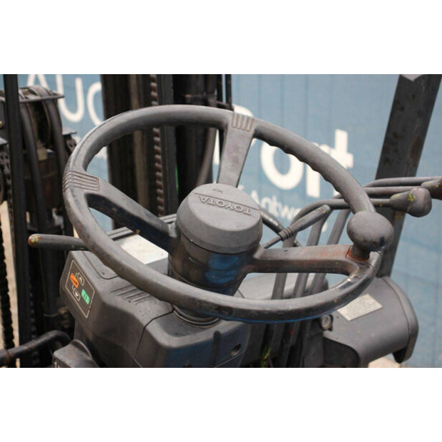 2003 Toyota 5FBE15-42320720