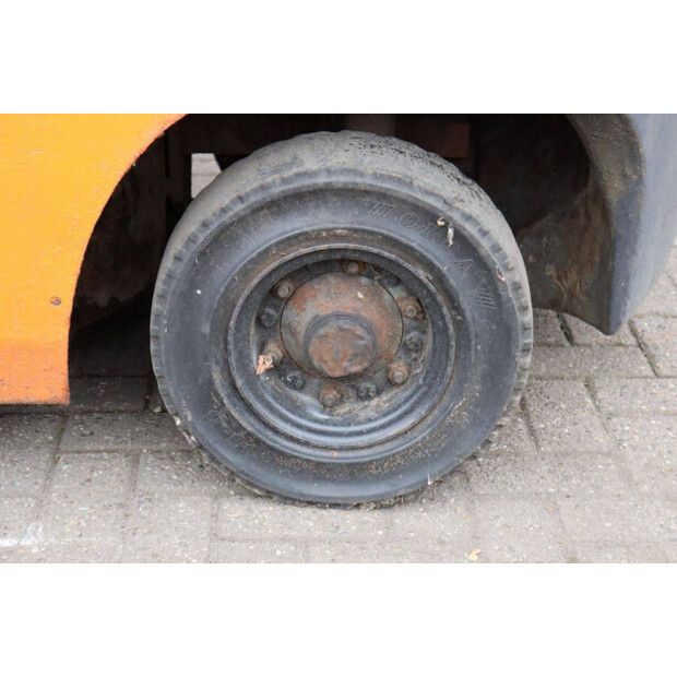 2004 Toyota 42-7FGF25-42321066