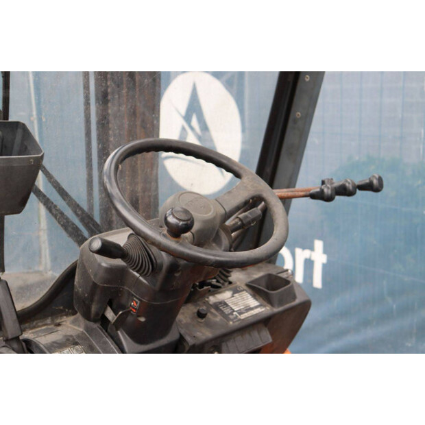 2004 Toyota 42-7FGF25-42321074