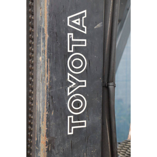 2002 Toyota 02-7FDF30-42321286