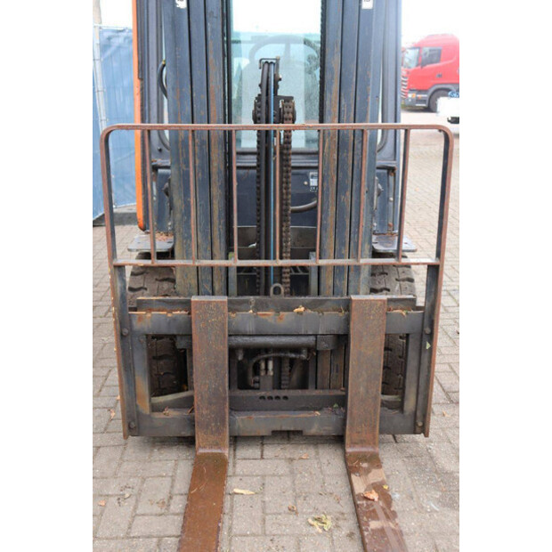 2013 Doosan D30S-5-42321851