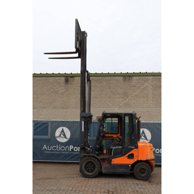 2013 Doosan D30S-5-42321879