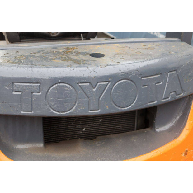 2013 Toyota 02-8FDF18-42321921