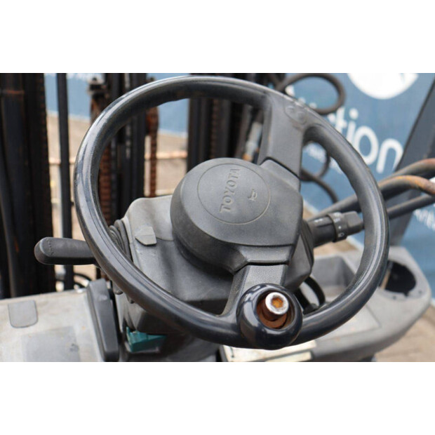 2013 Toyota 02-8FDF18-42321929