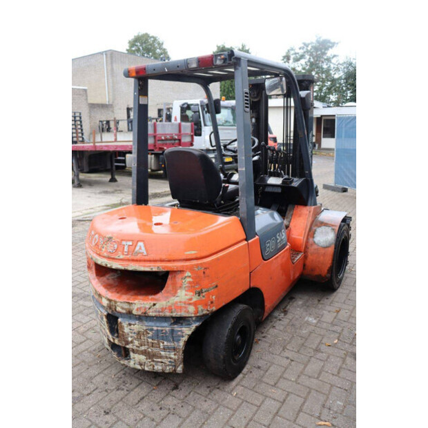 2005 Toyota 02-7FDF30-42322036
