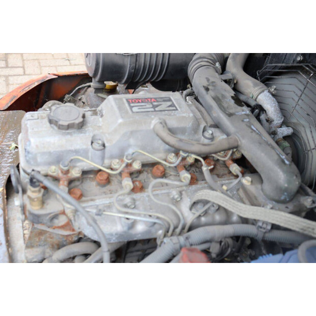 2005 Toyota 02-7FDF30-42322064
