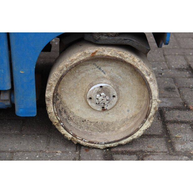 2005 بانجيلي COMPACT 8-42323162