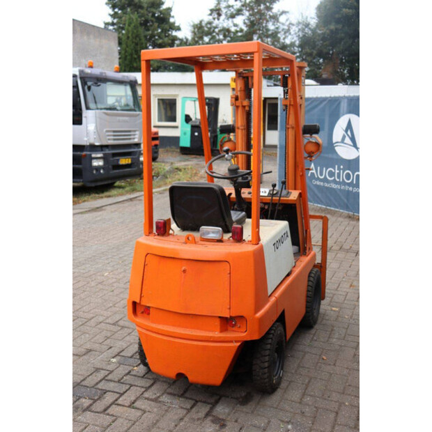 Toyota 2F6L9-42323425