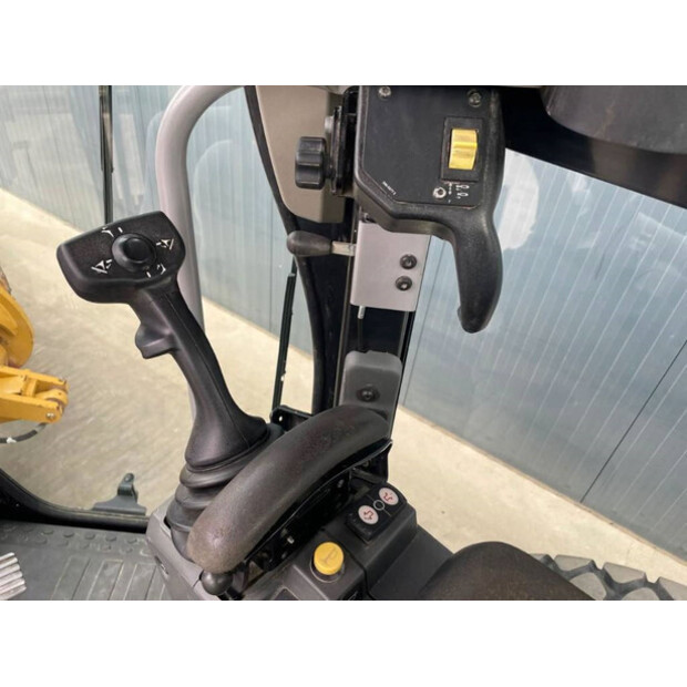 2015 Caterpillar 140M3-42323741