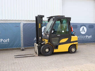 صورة ل رافعات شوكية 2013 يال GLP30VX