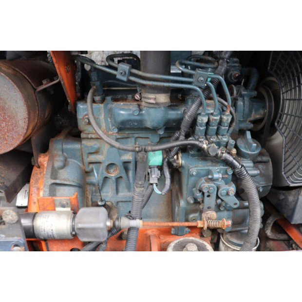 2001 هيتاشى HX140B-42324865