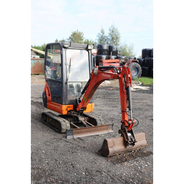 2004 KUBOTA KX 418-42326658