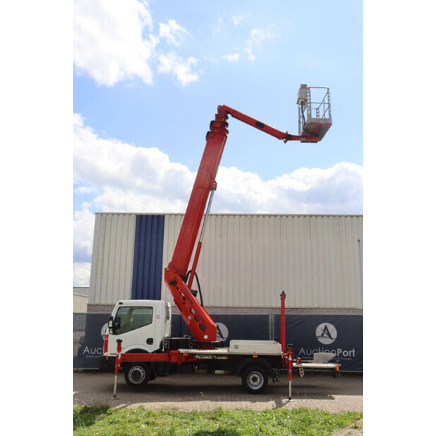 2015 NISSAN Cabstar 35.12-42328106