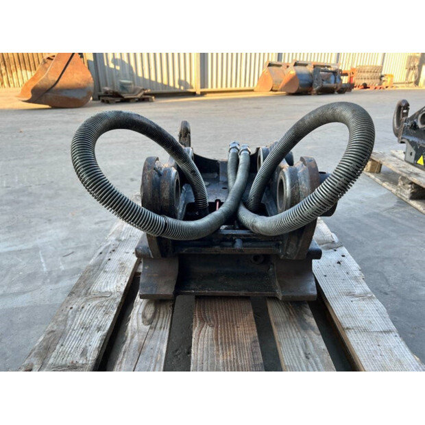 2018 OilQuick OQ65-42328115