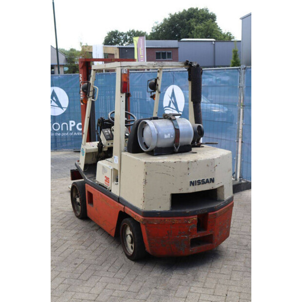 1995 نيسان KCUGH02F350-42331273