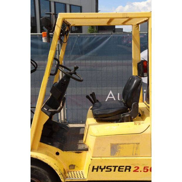 1995 Hyster H2.50XM-42331412