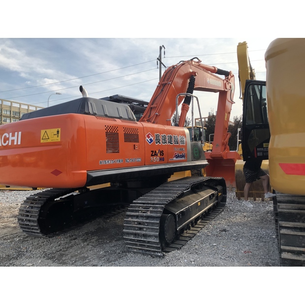2019 Hitachi 240-42332682