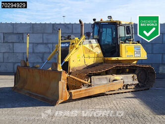 صورة ل جرارات 2014 كوماتسو D65PX-17