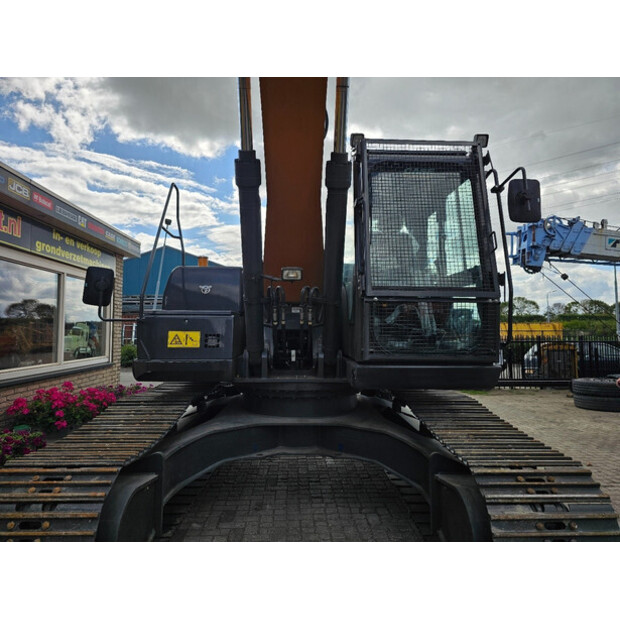 2025 CASE CX220C-42334320