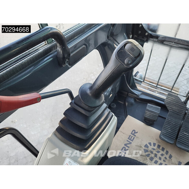 2018 KOBELCO SK210LC-10-42338713