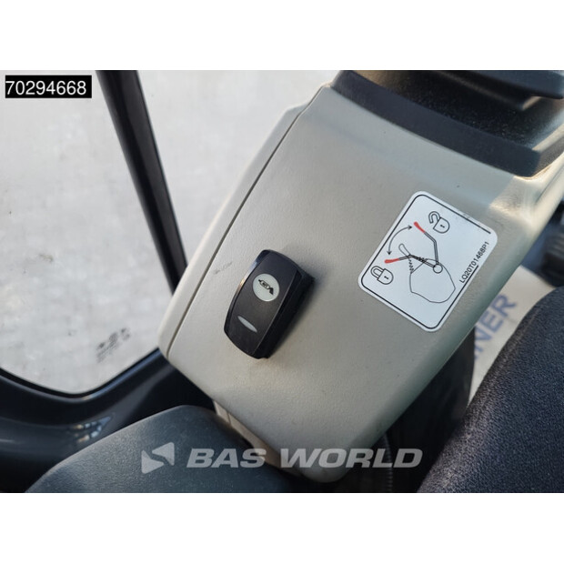 2018 KOBELCO SK210LC-10-42338721
