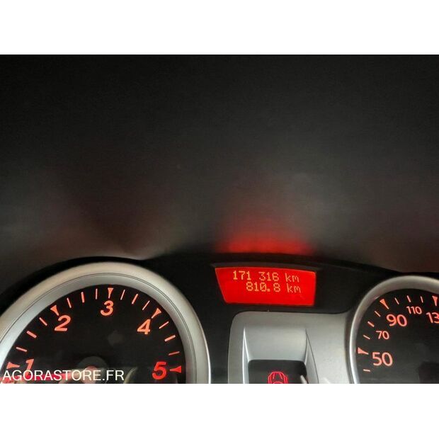 2012 Renault Clio-42351894