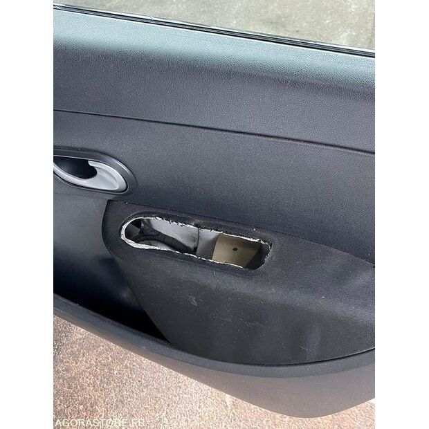 2012 Renault Clio-42351897