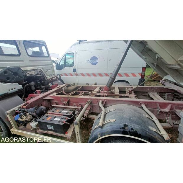 1994 رينو S120-42351958