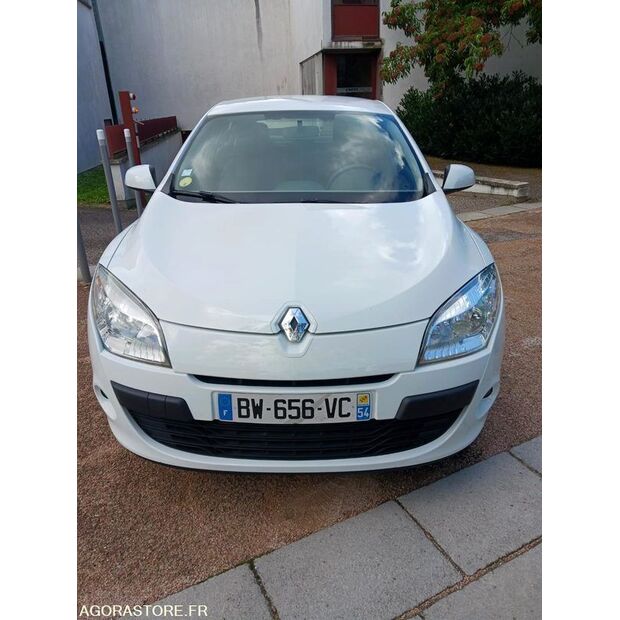 2011 Renault Megane-42352009